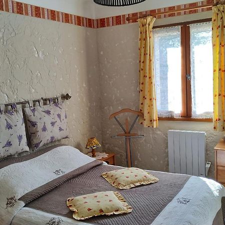 La Pinede De Manon Bed & Breakfast Barjols Bagian luar foto