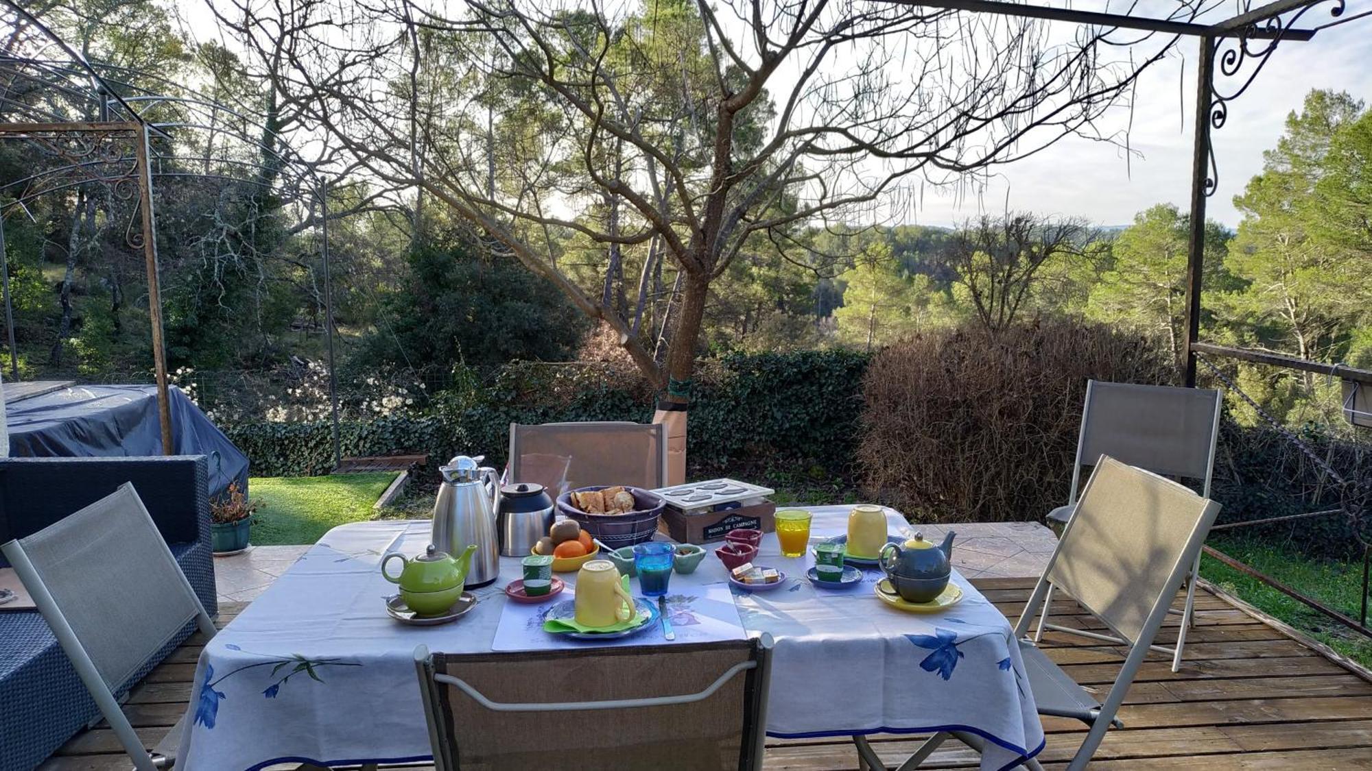 La Pinede De Manon Bed & Breakfast Barjols Bagian luar foto