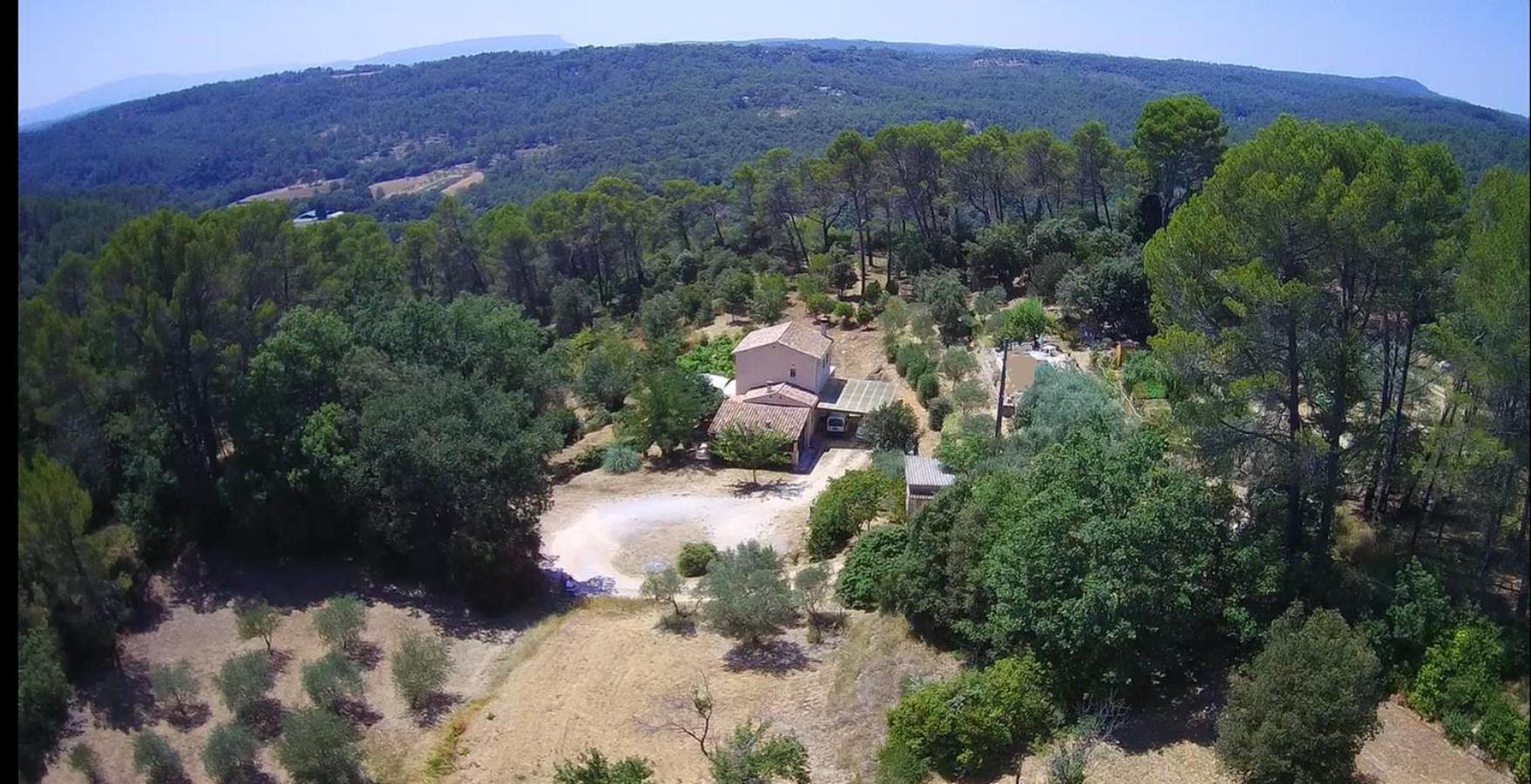 La Pinede De Manon Bed & Breakfast Barjols Bagian luar foto