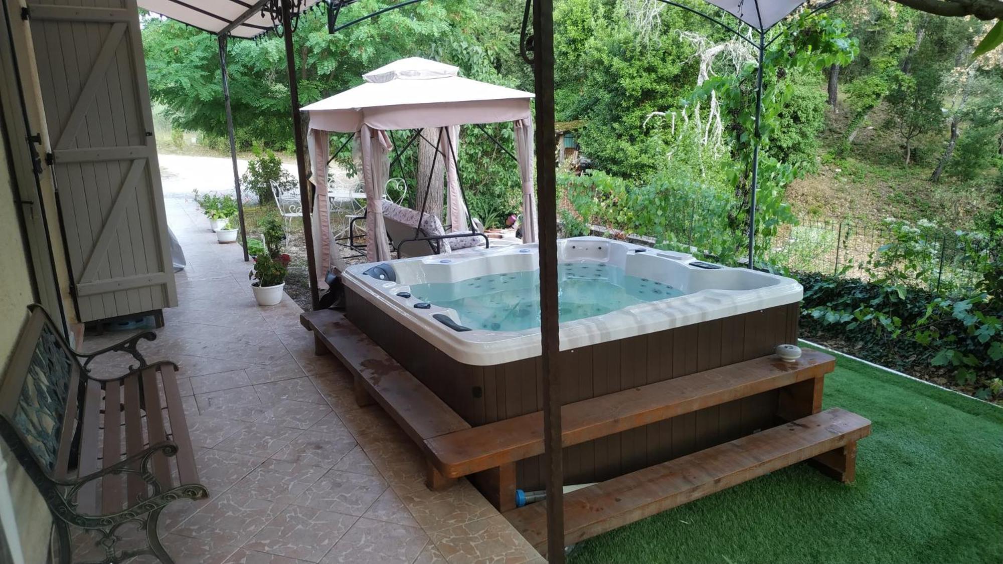 La Pinede De Manon Bed & Breakfast Barjols Bagian luar foto